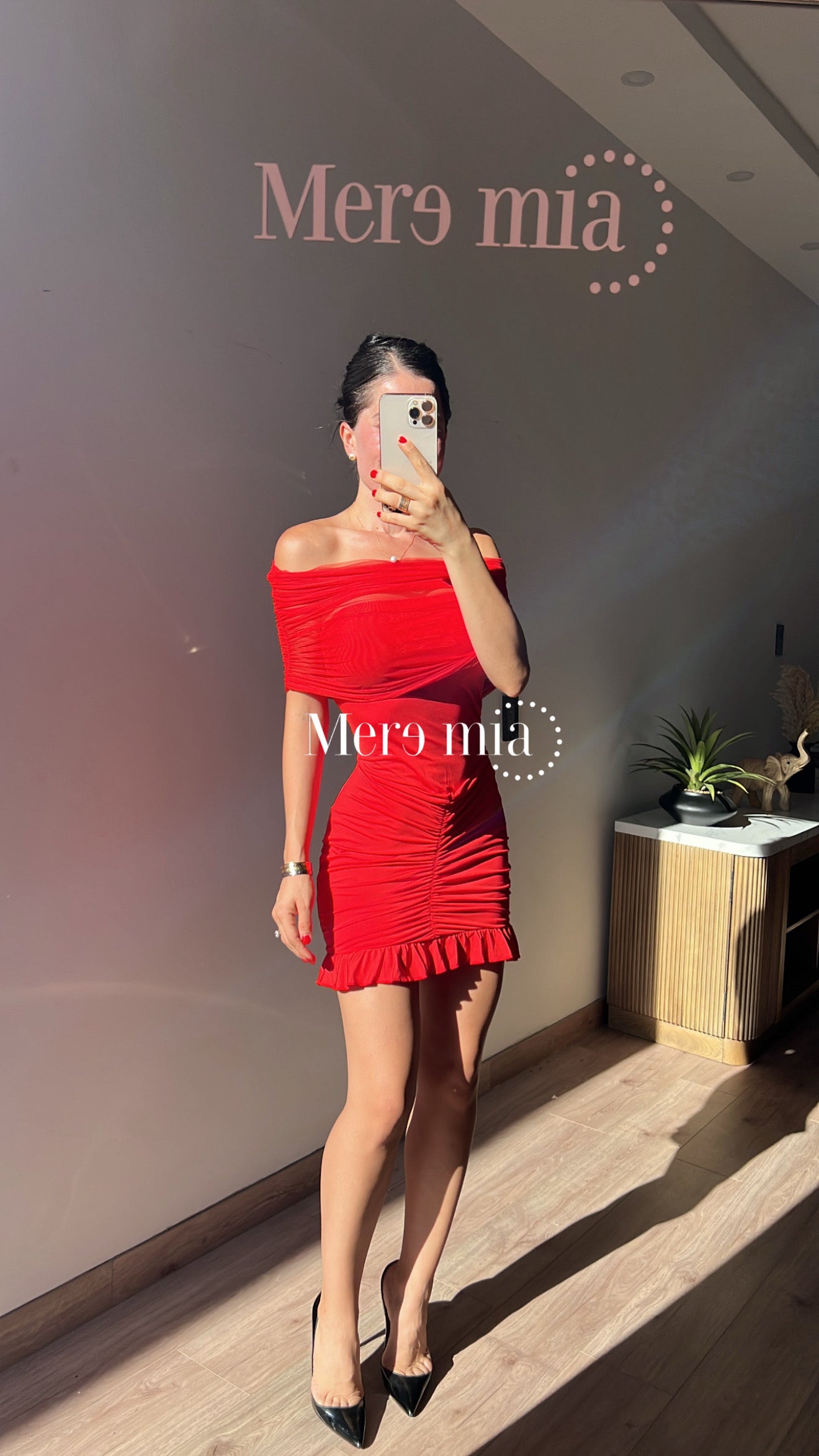 Vestido rojo corto hombros