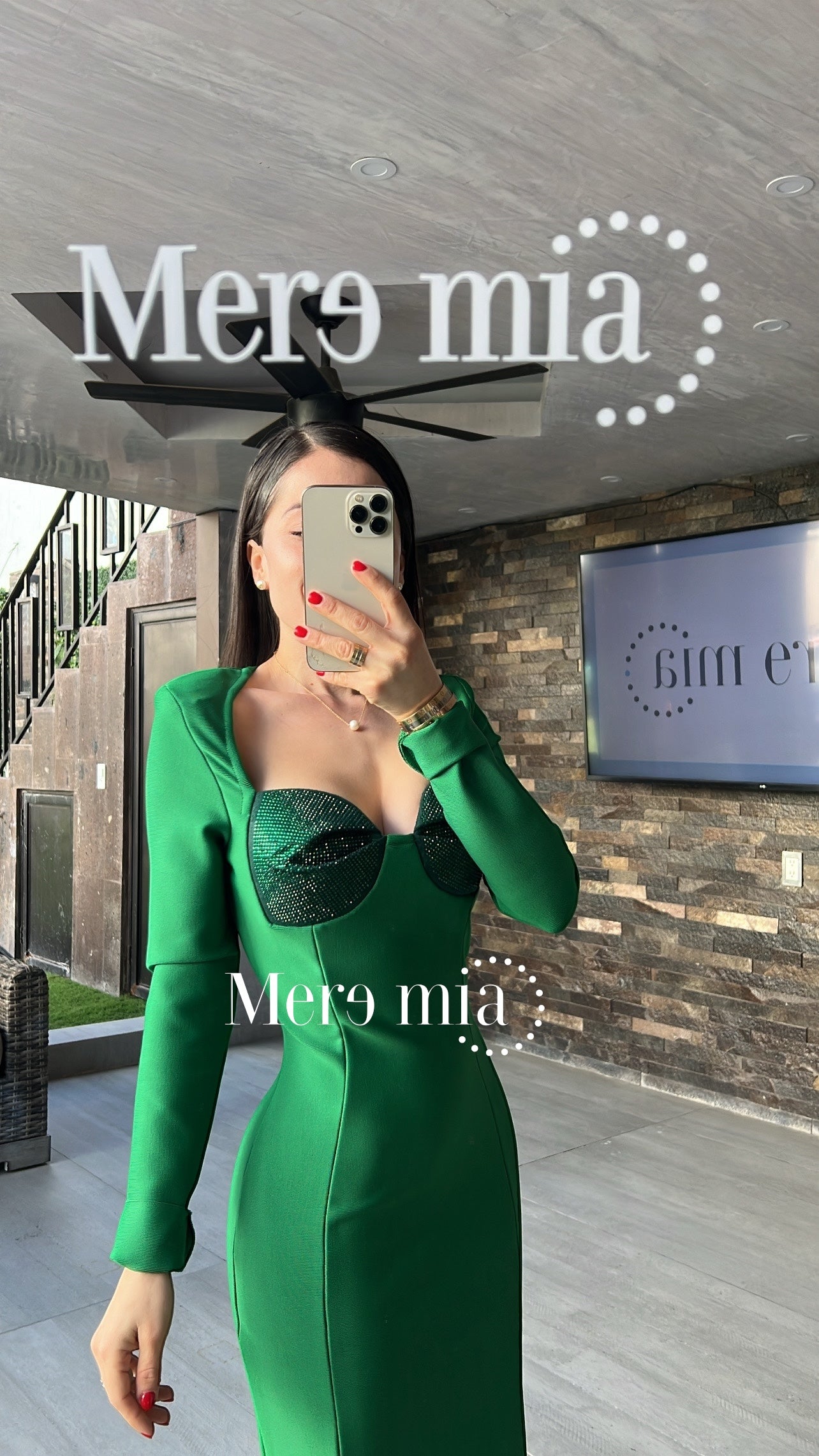 Vestido verde brillos copa