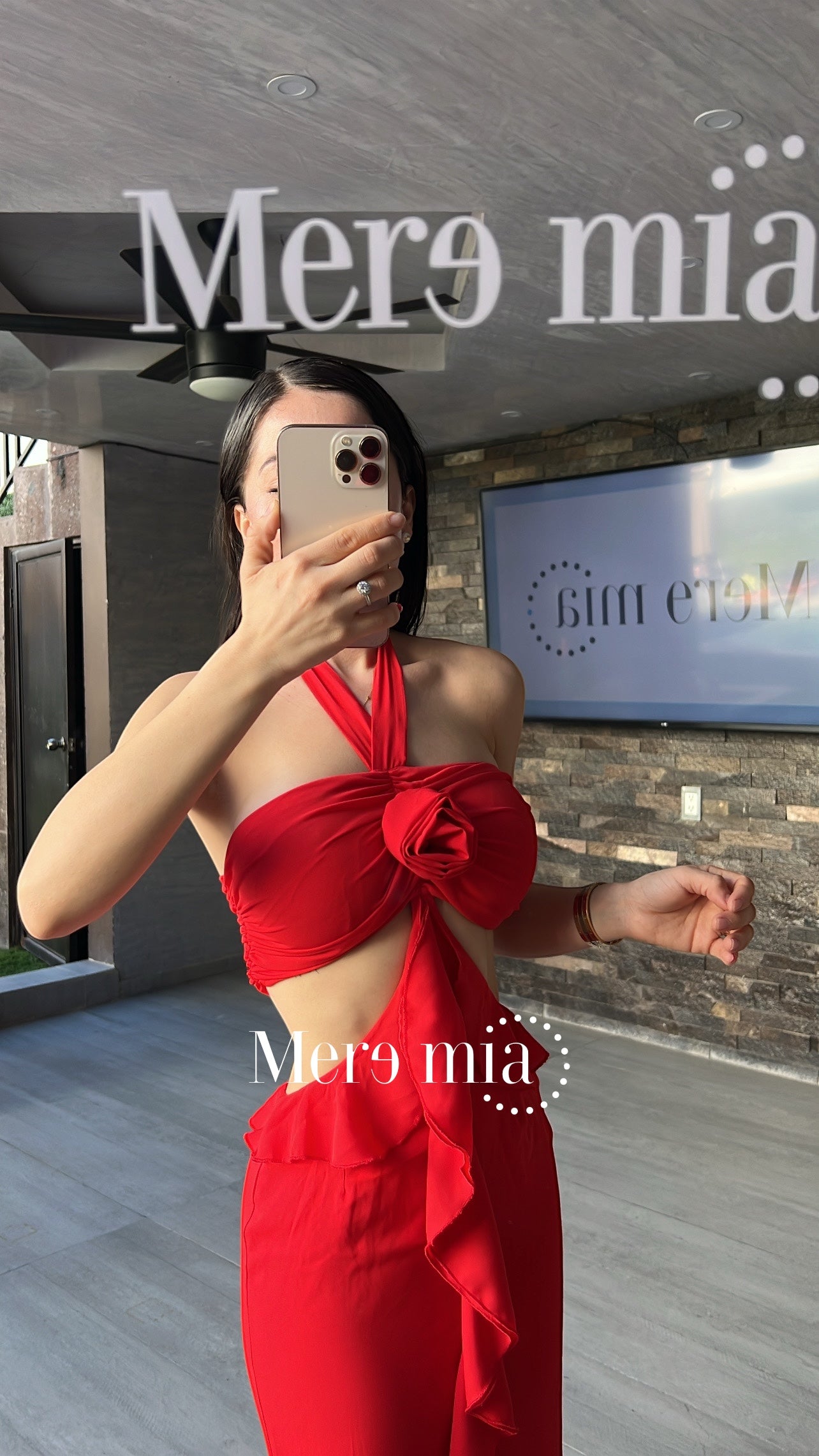 Vestido rojo escarola flor