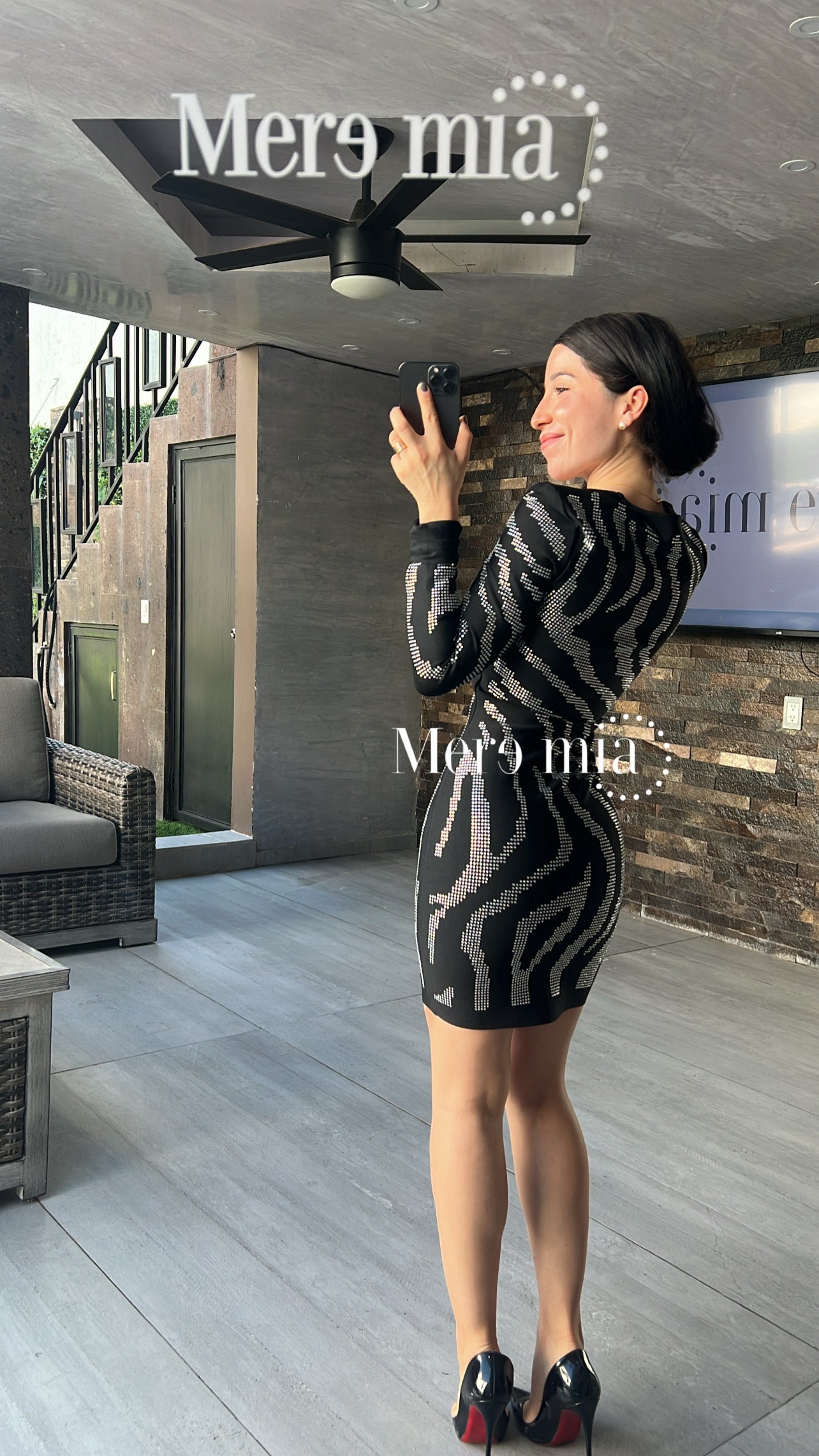 Vestido negro puntos plata