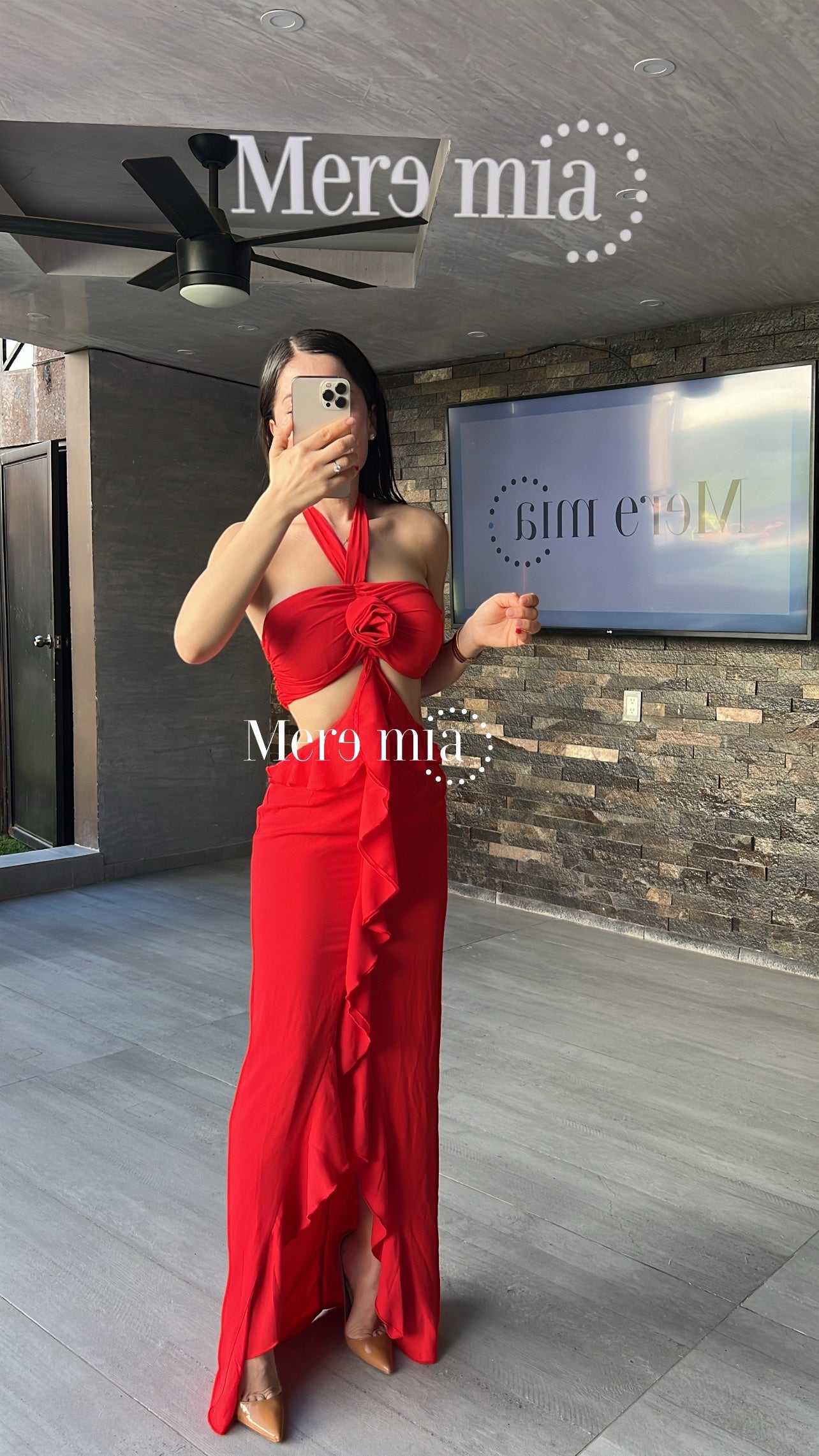 Vestido rojo escarola flor