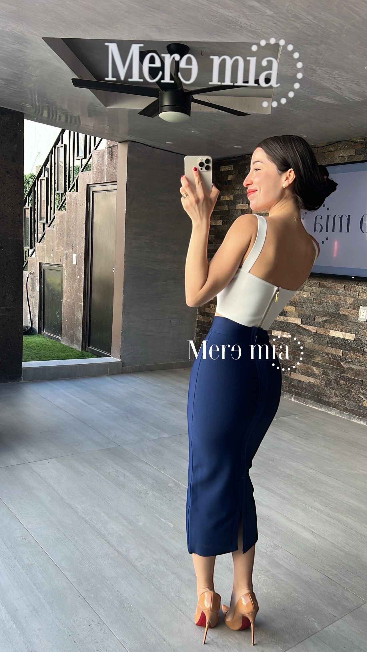 Falda azul marino