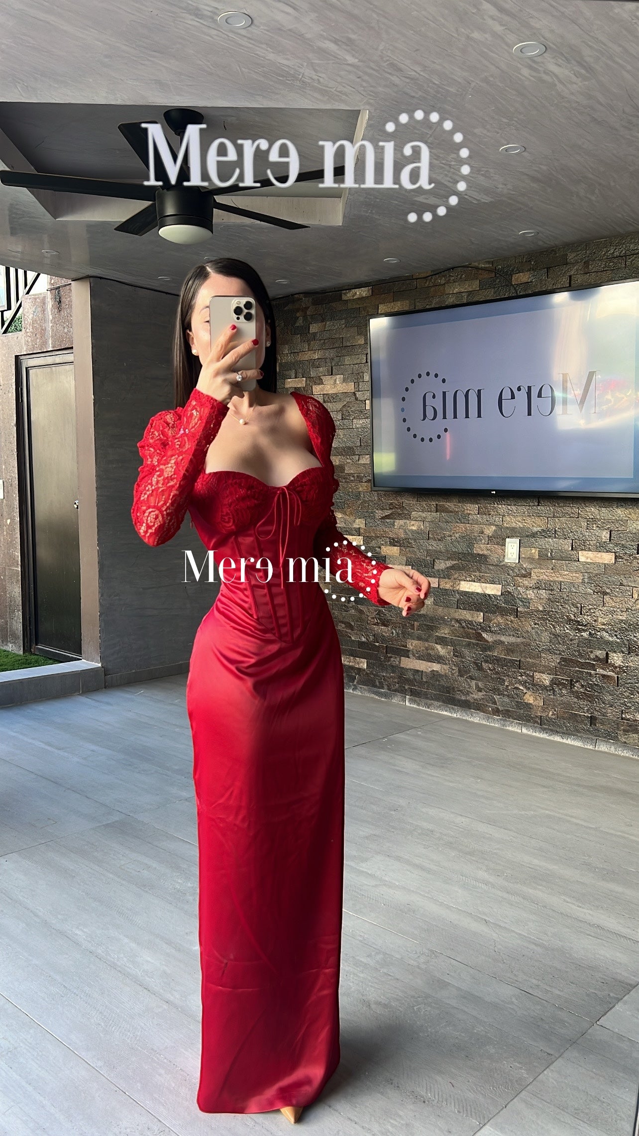 Vestido tinto sat encaje