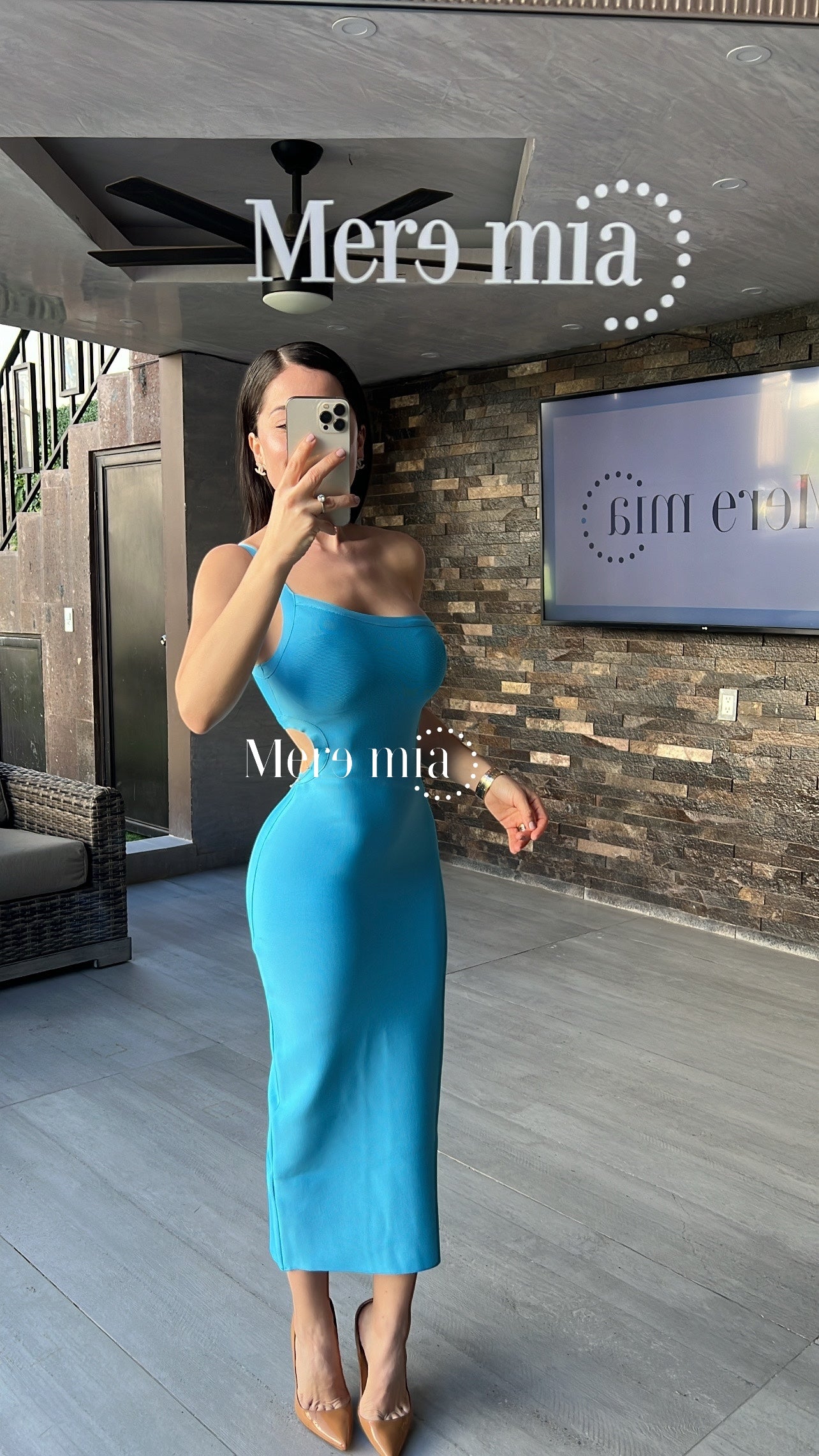 Vestido azul liso espalda