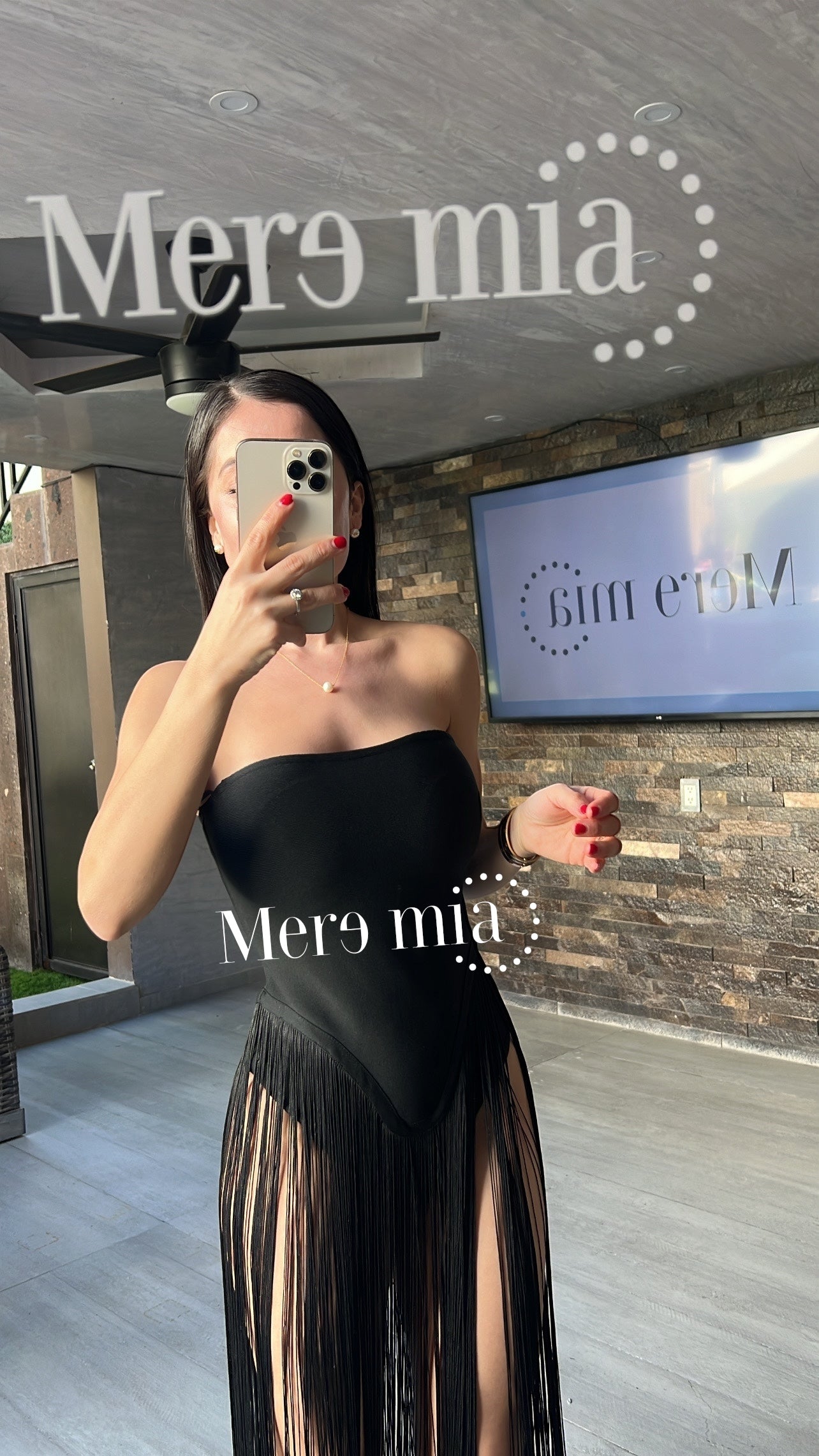 Vestido negro barbas largo