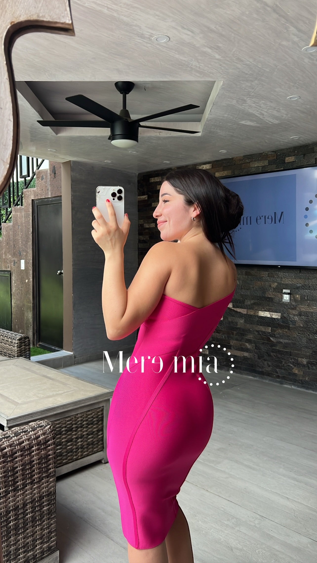 Vestido rosa fucsia hombro