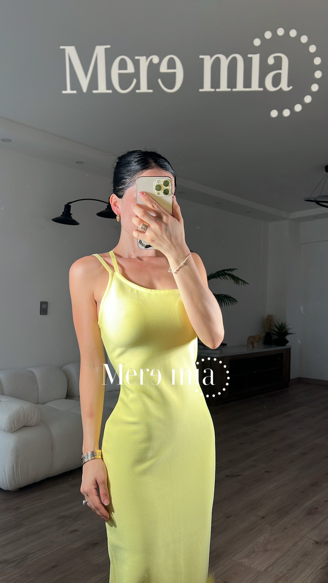 Vestido amarillo plumas ab