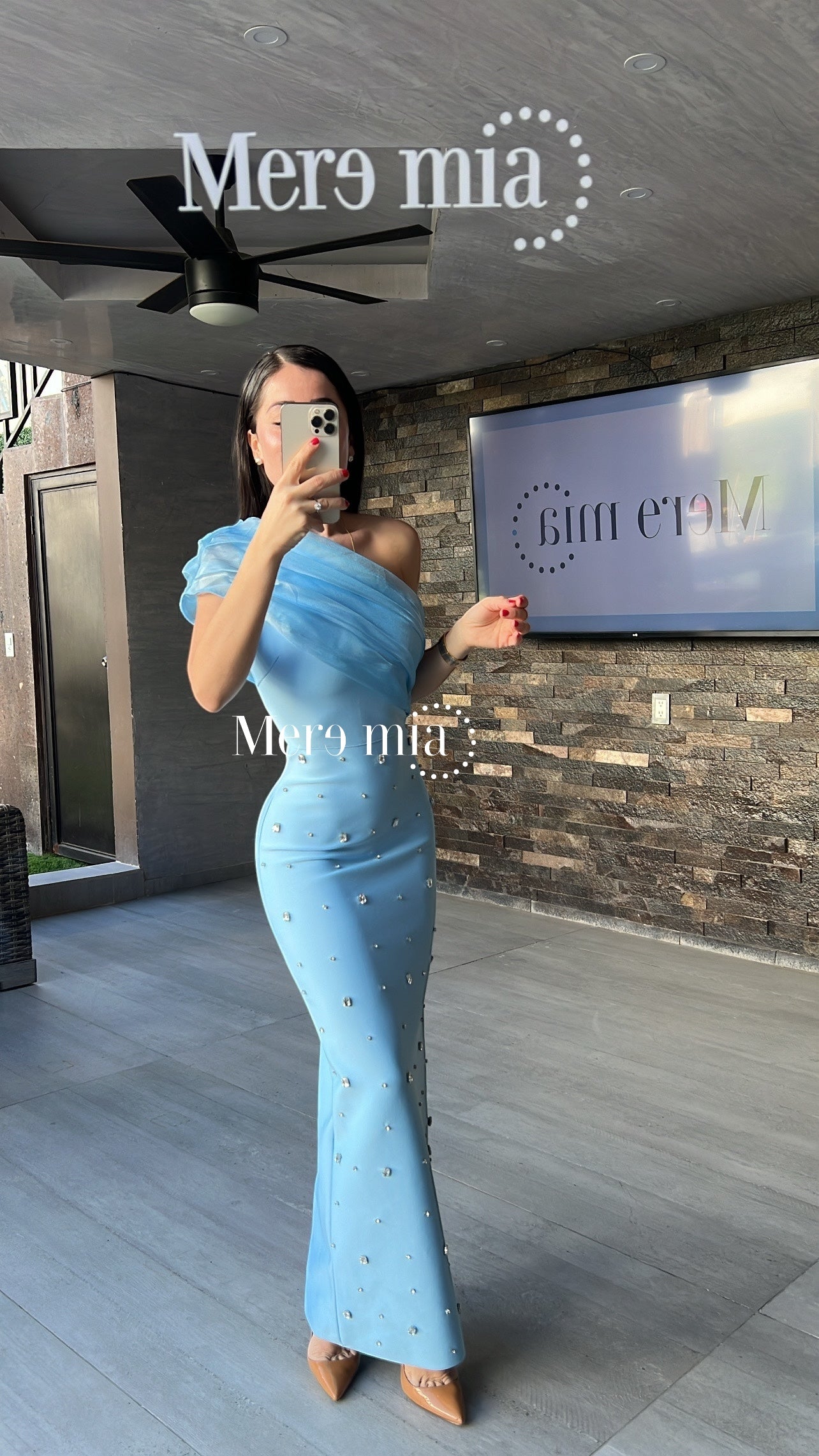 Vestido azul tul hombro