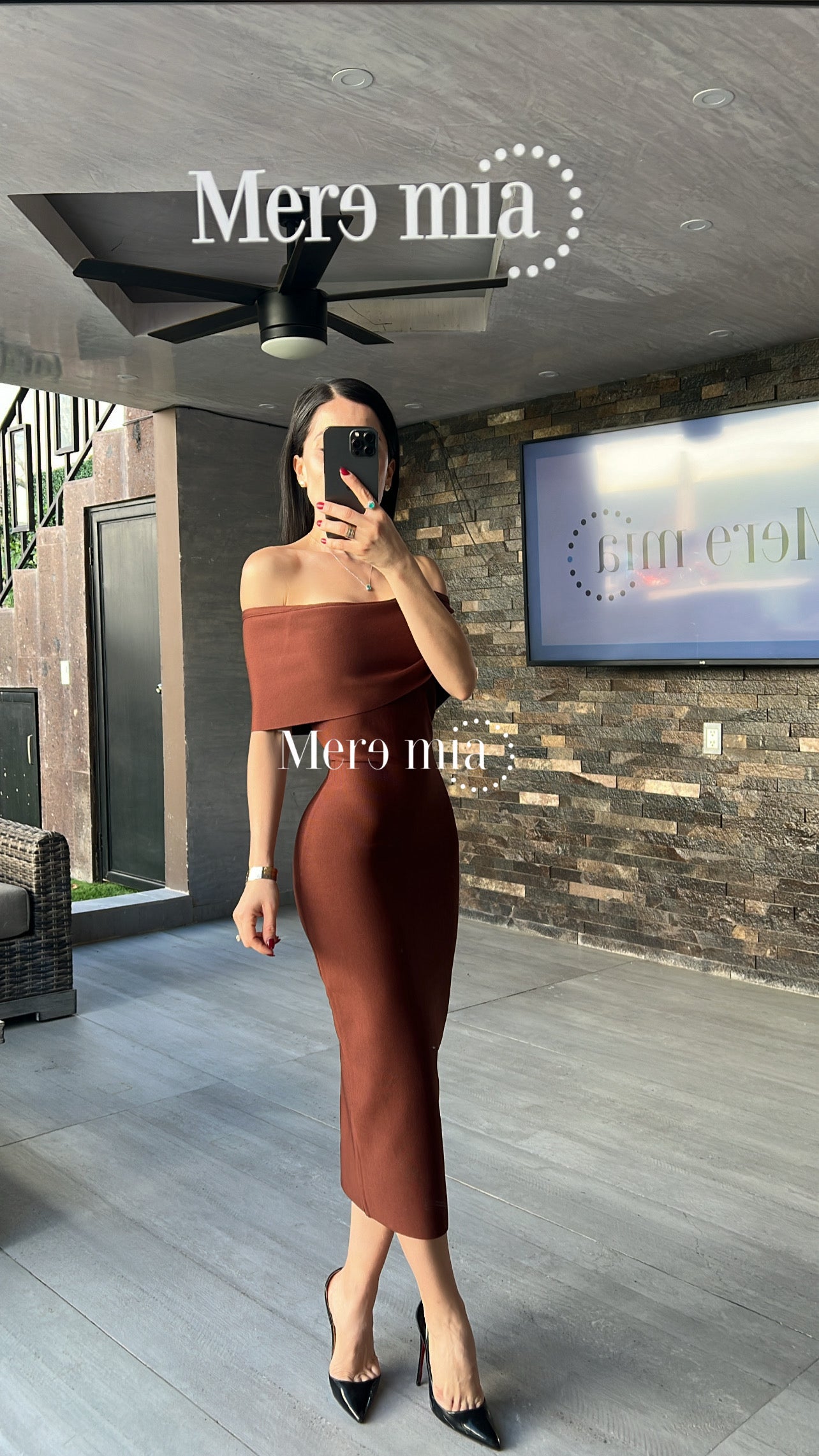 Vestido hombros olan liso