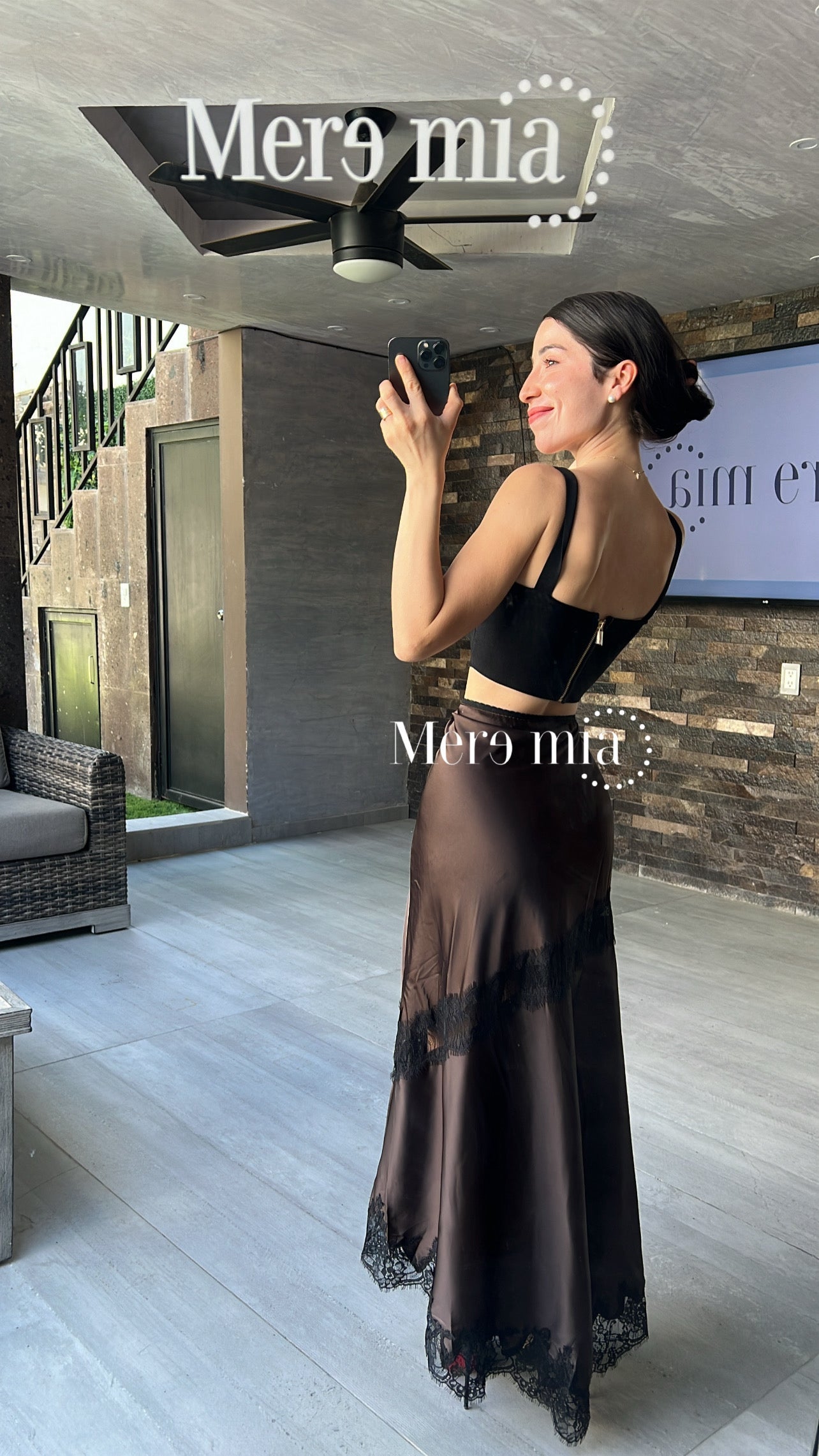 Falda sat encaje