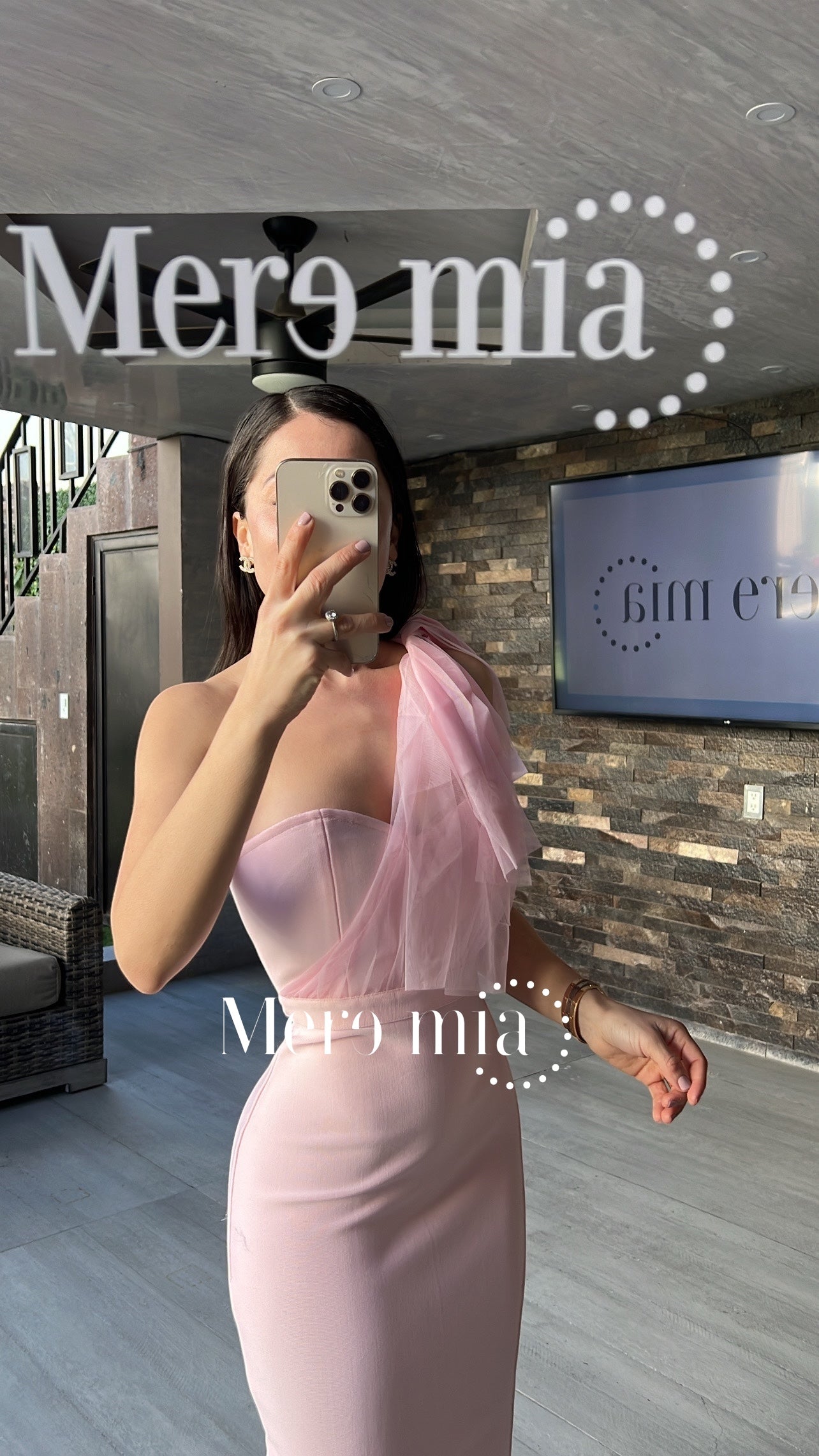 Vestido rosa hombro tul