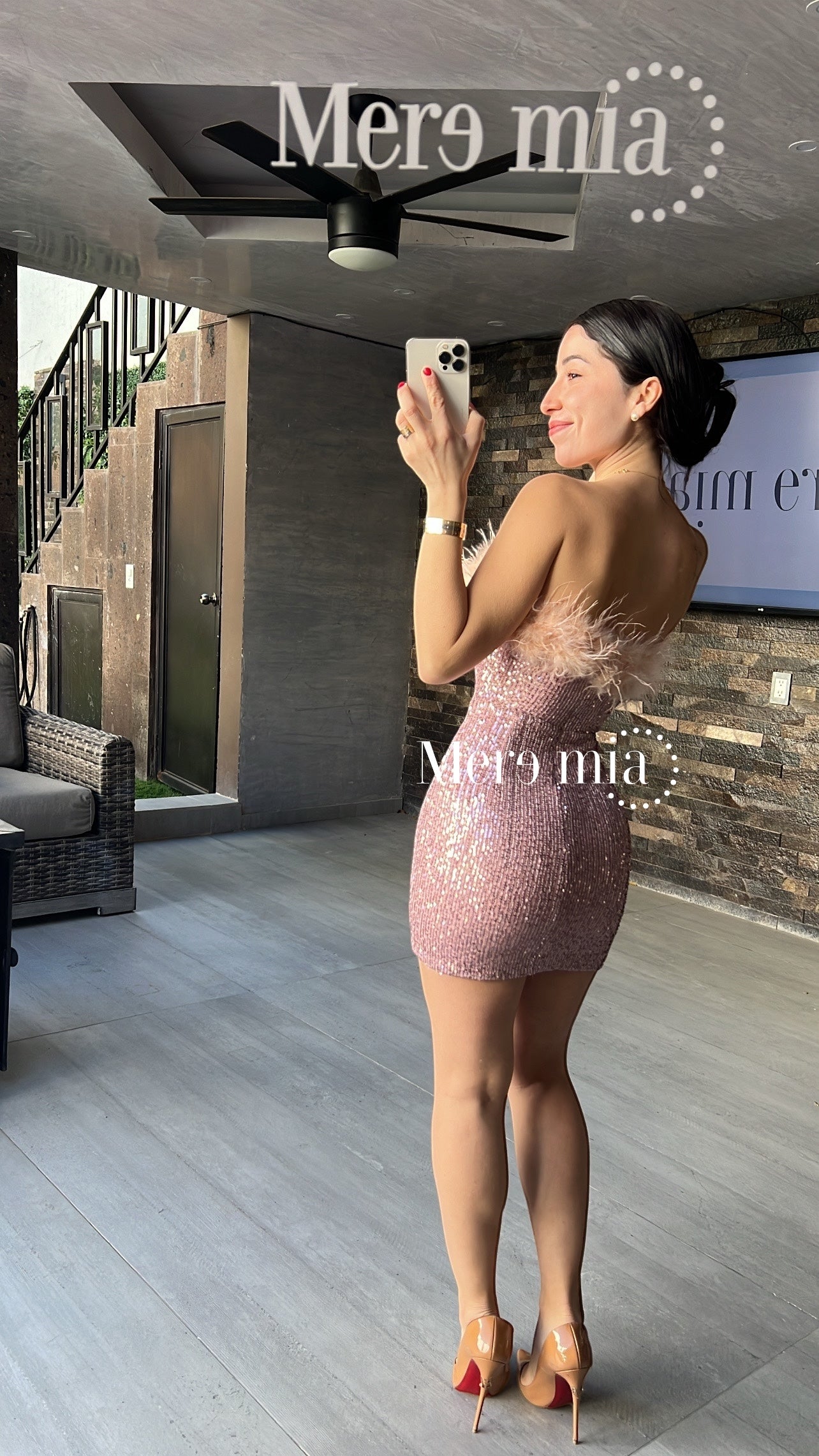 Vestido rose plumas
