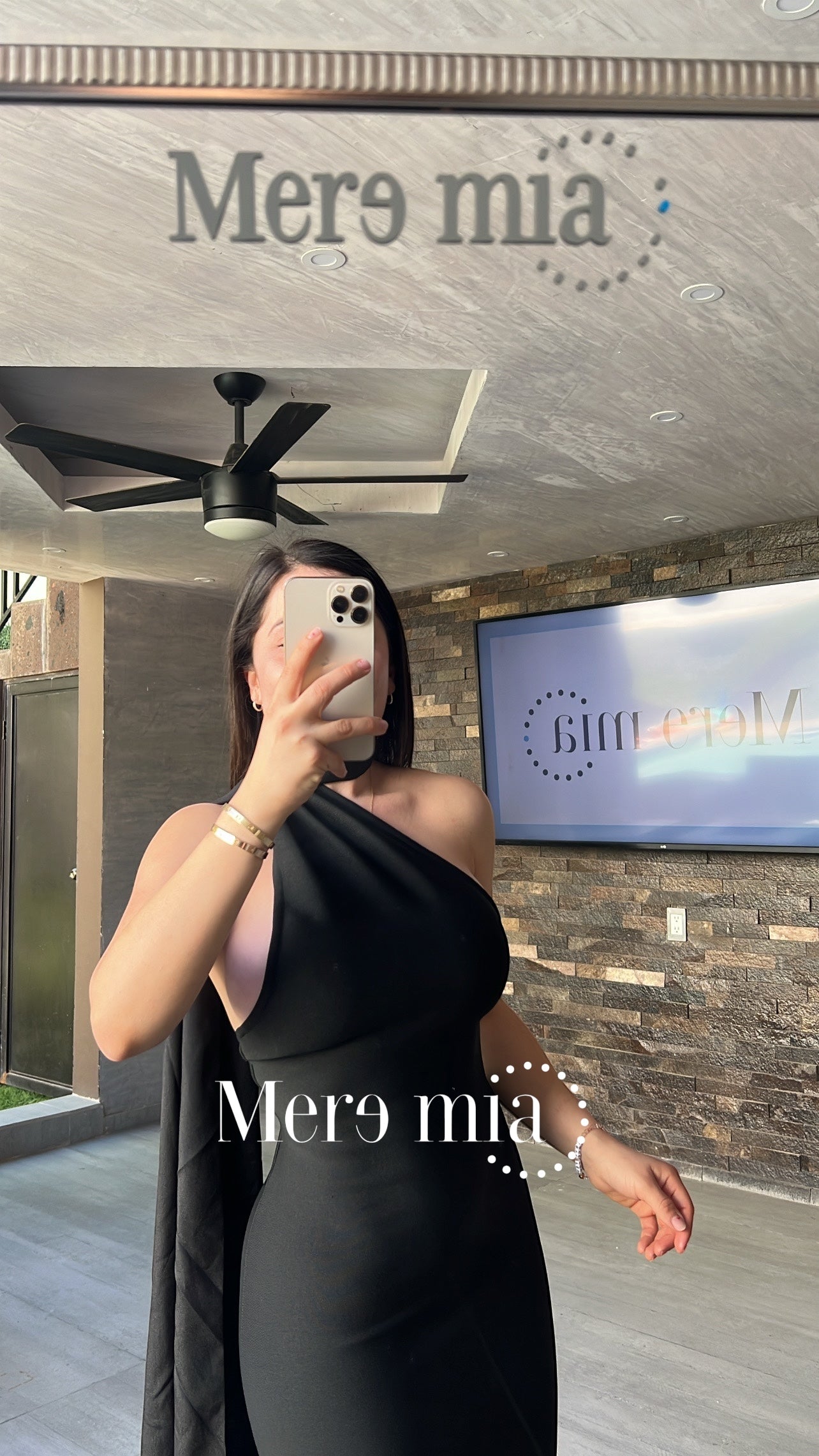 Vestido cuello negro midi