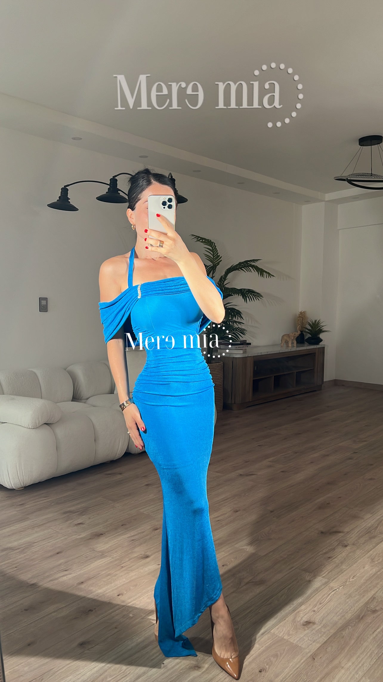 Vestido azul hombros plisados