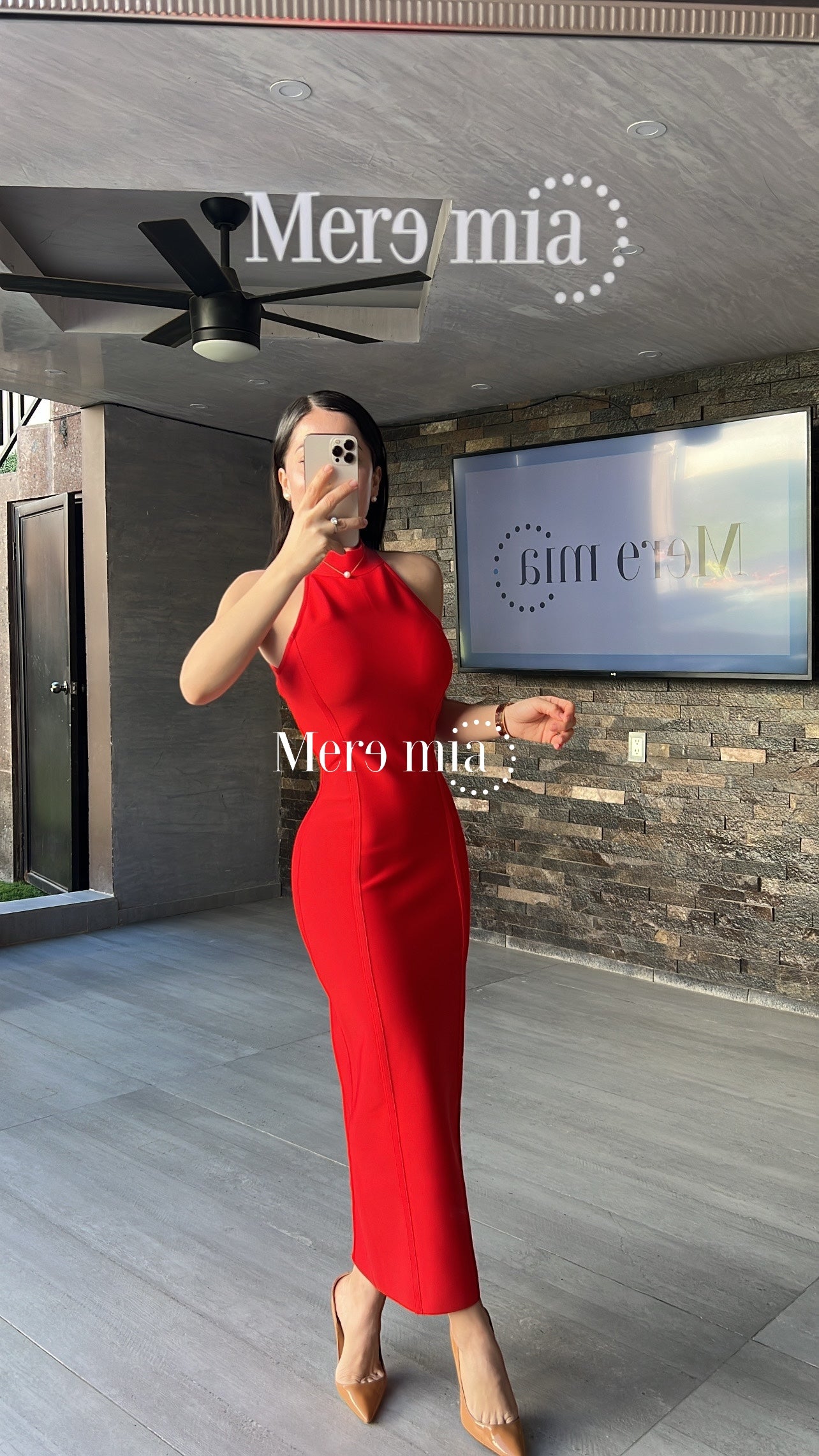 Vestido rojo cuello midi