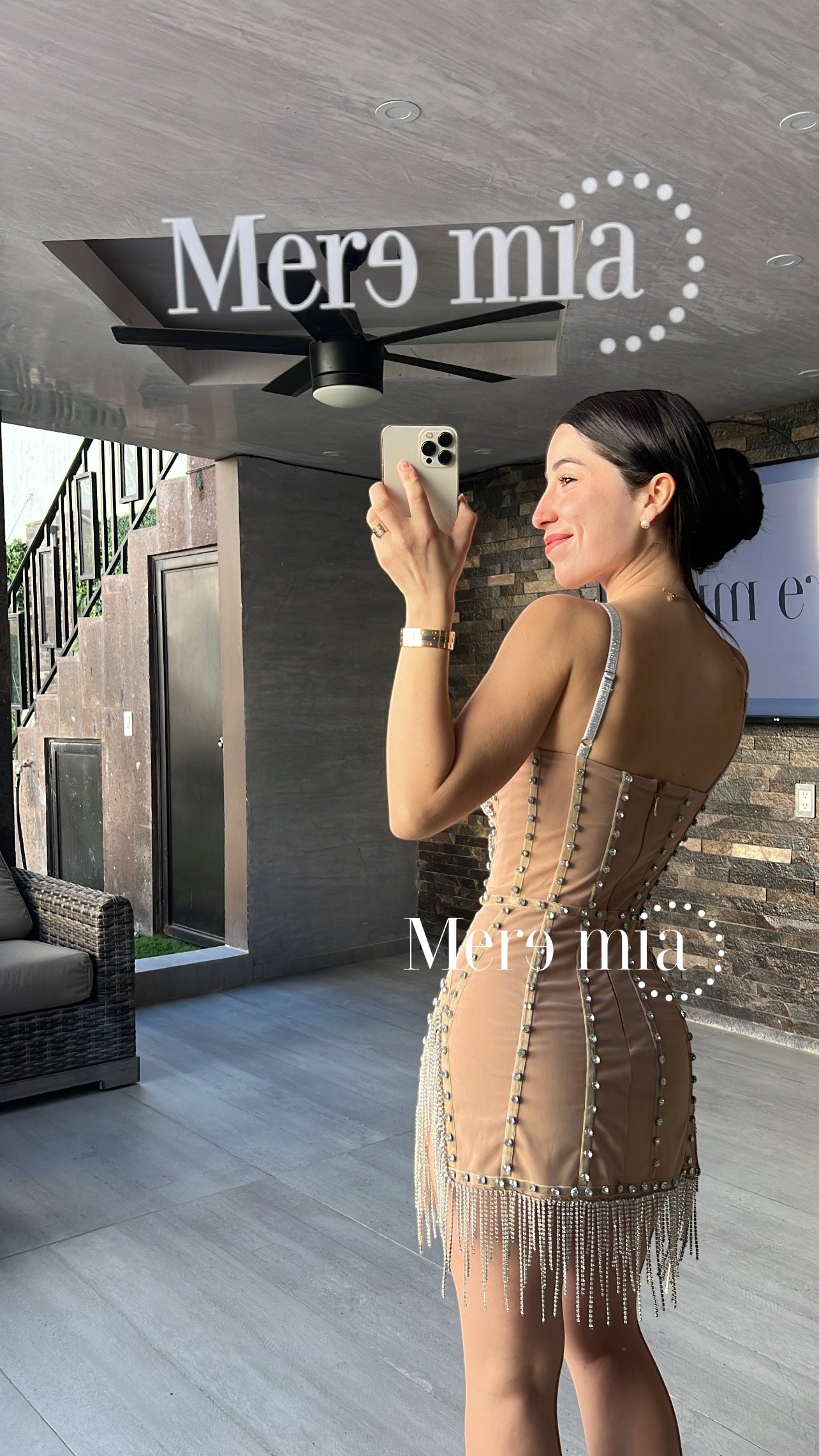 Vestido beige aplicaciones