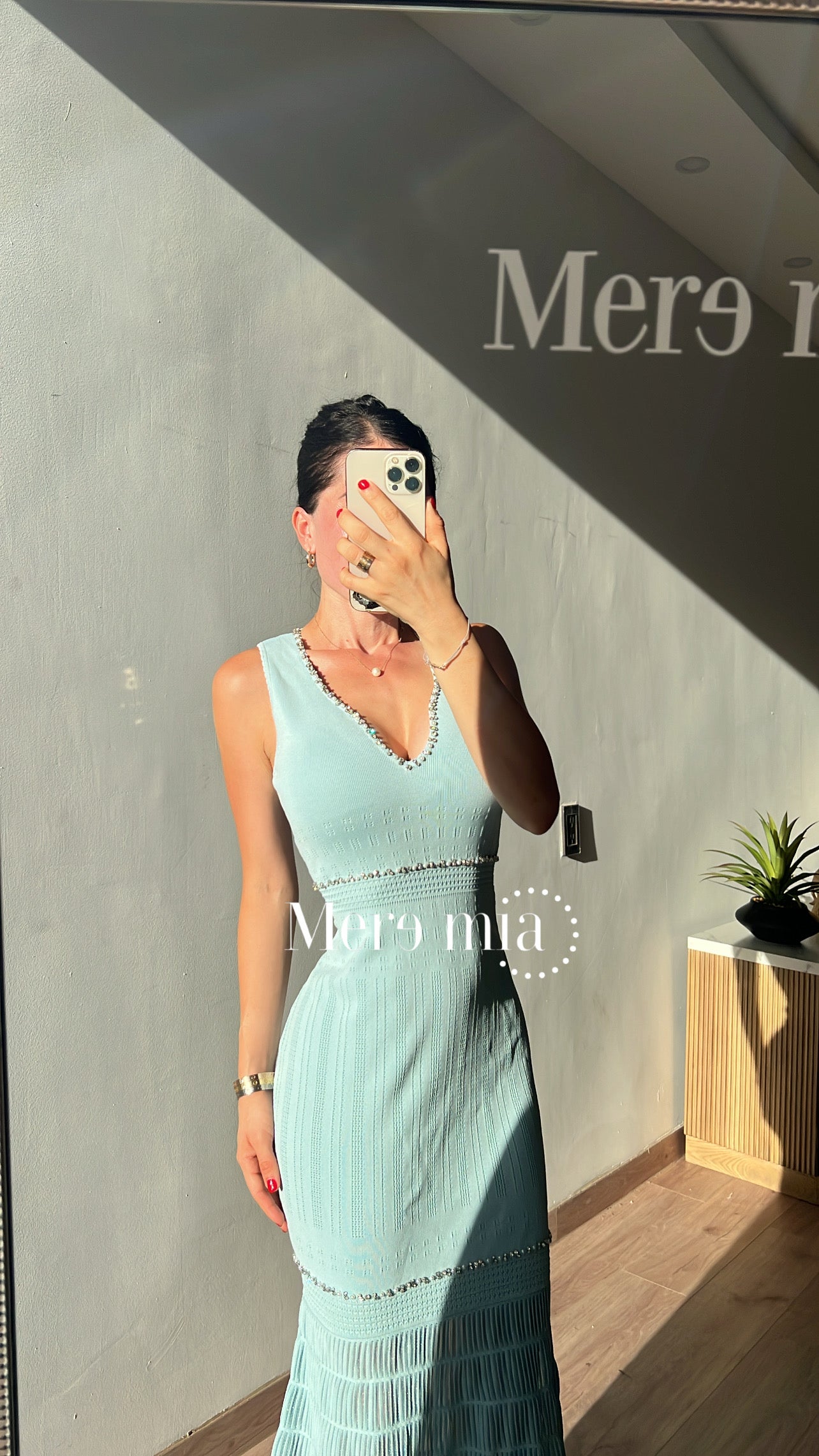 Vestido azul escote v