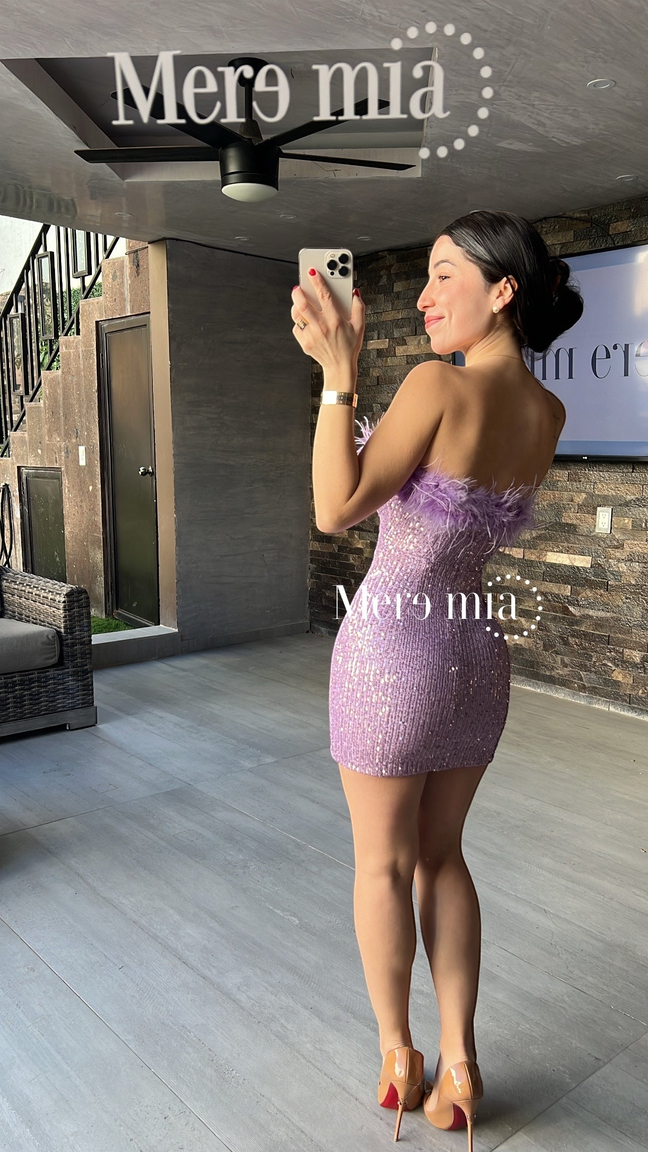 Vestido straples plumas lila