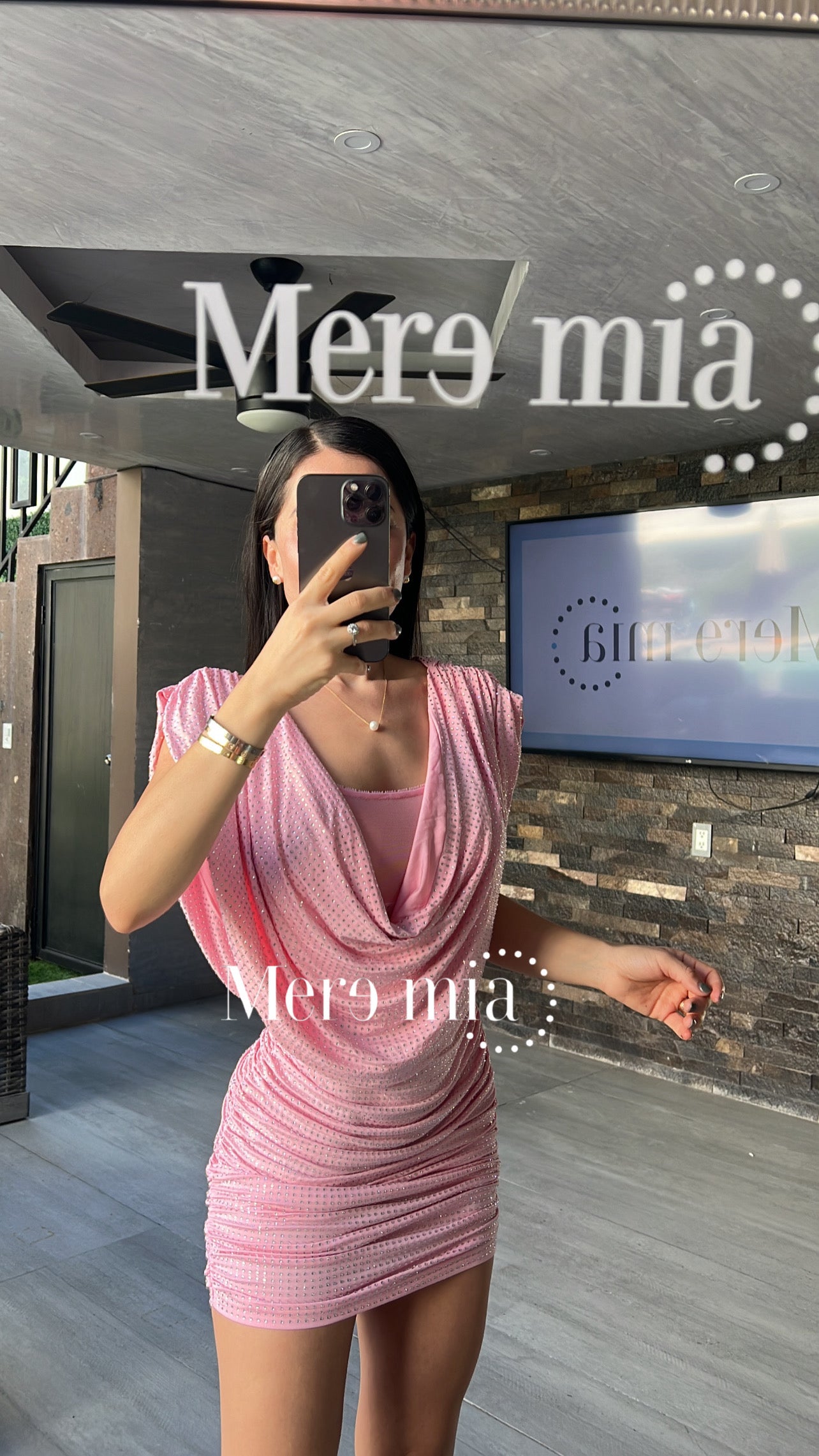 Vestido rosa puntos U