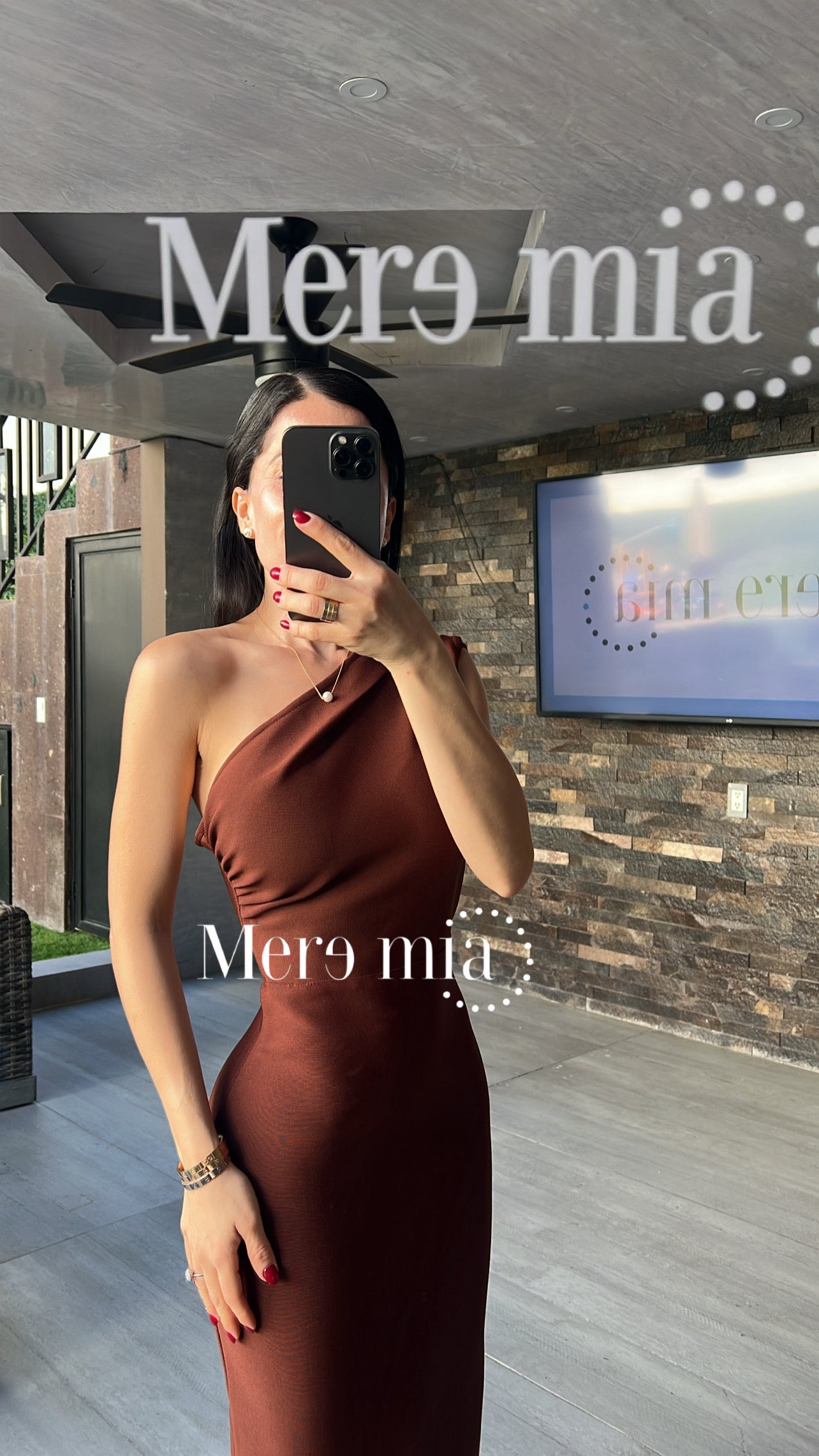 Vestido café hombro