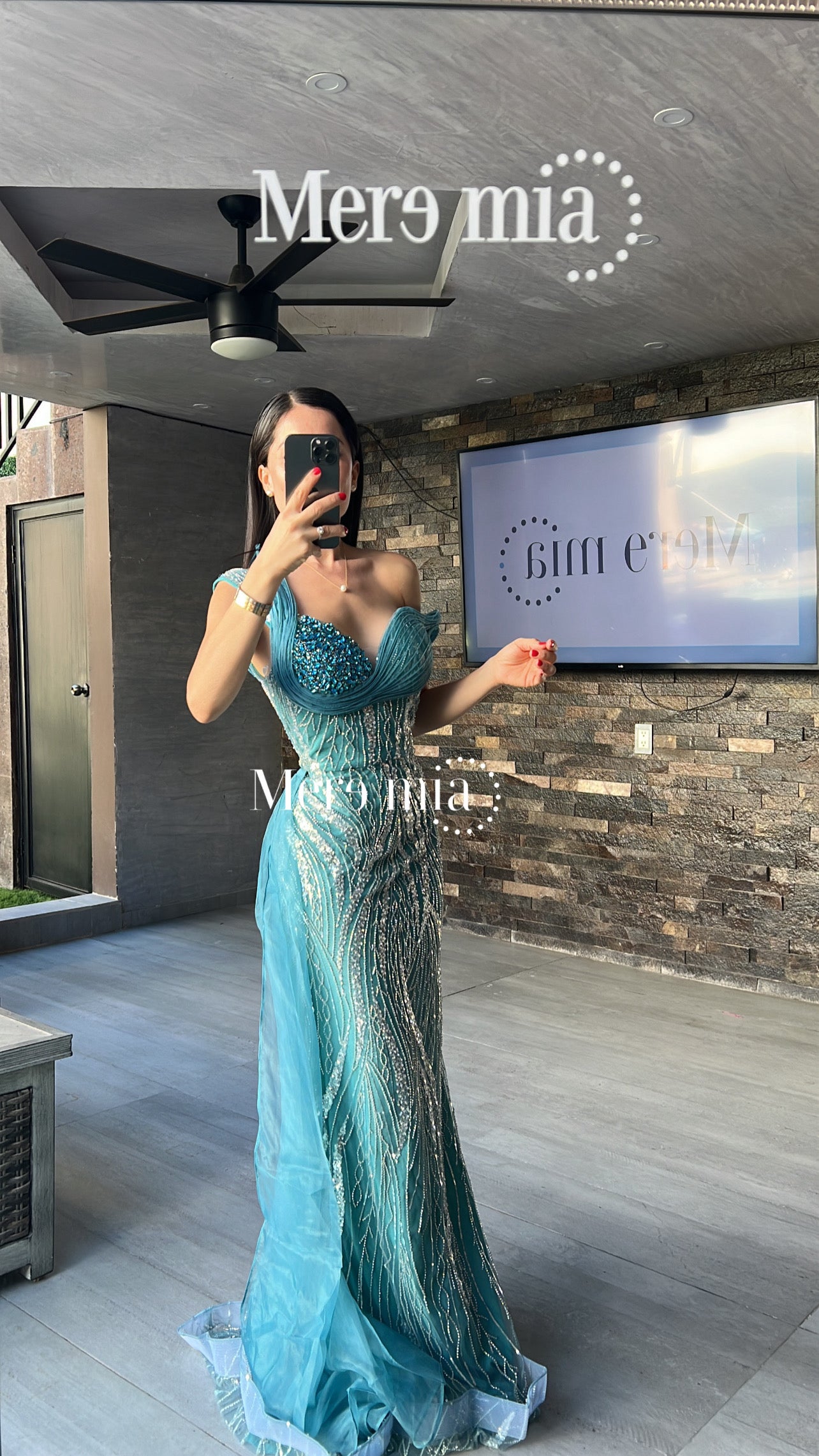 Vestido azul pantone tul