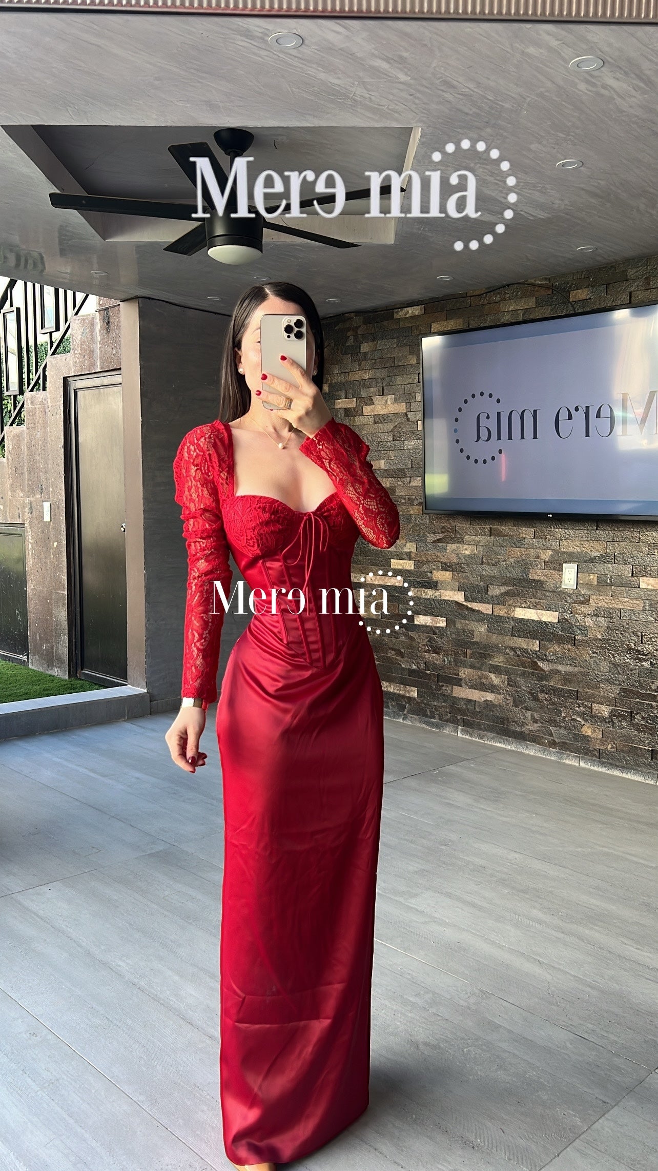 Vestido tinto sat encaje