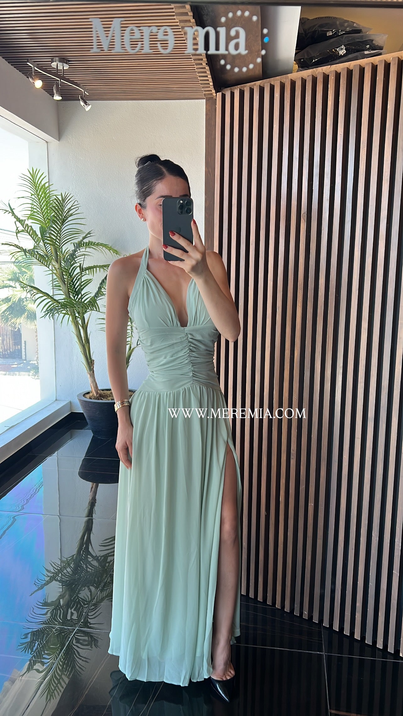 Vestido halter v plisado