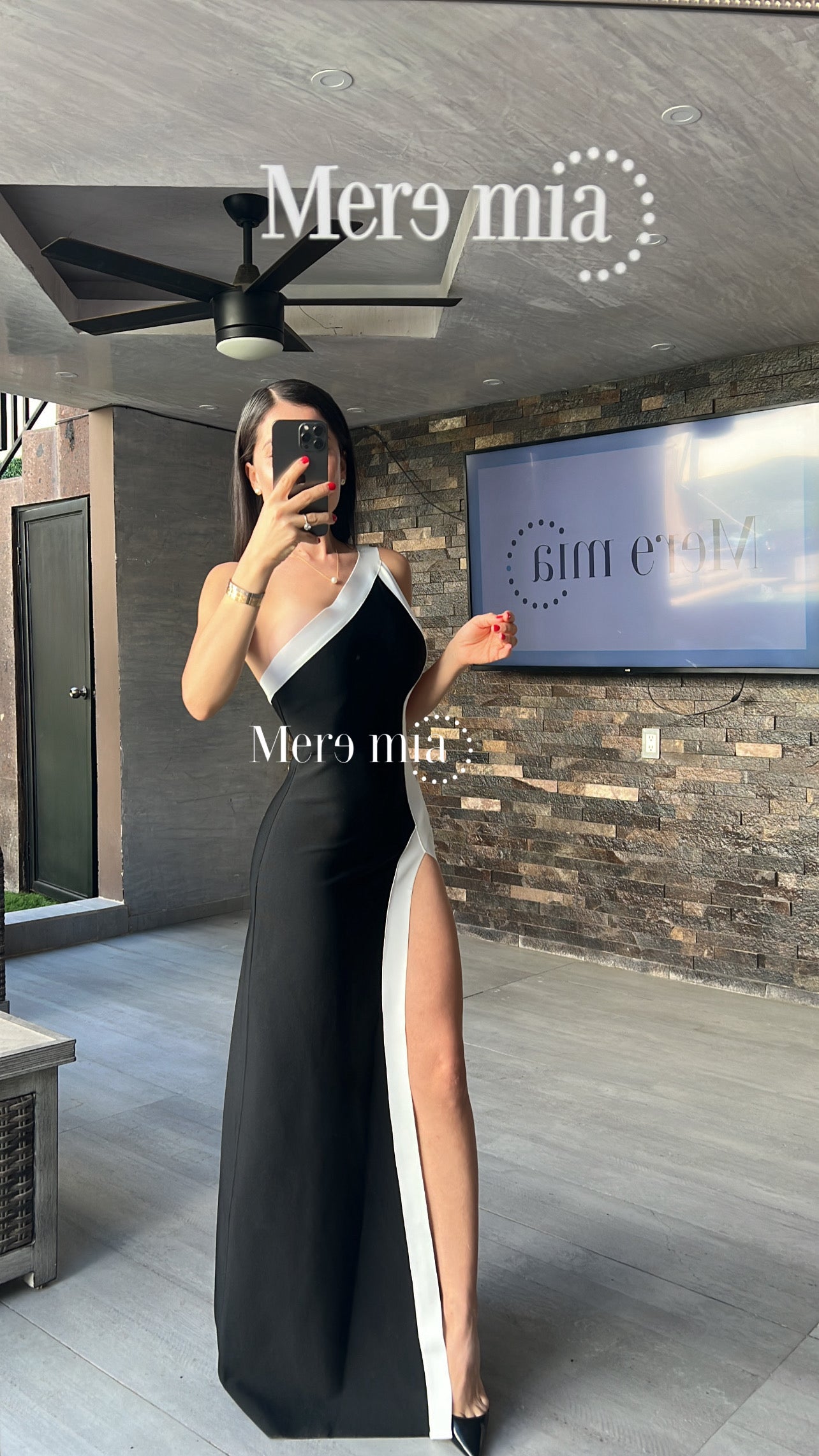 Vestido negro raya abertura