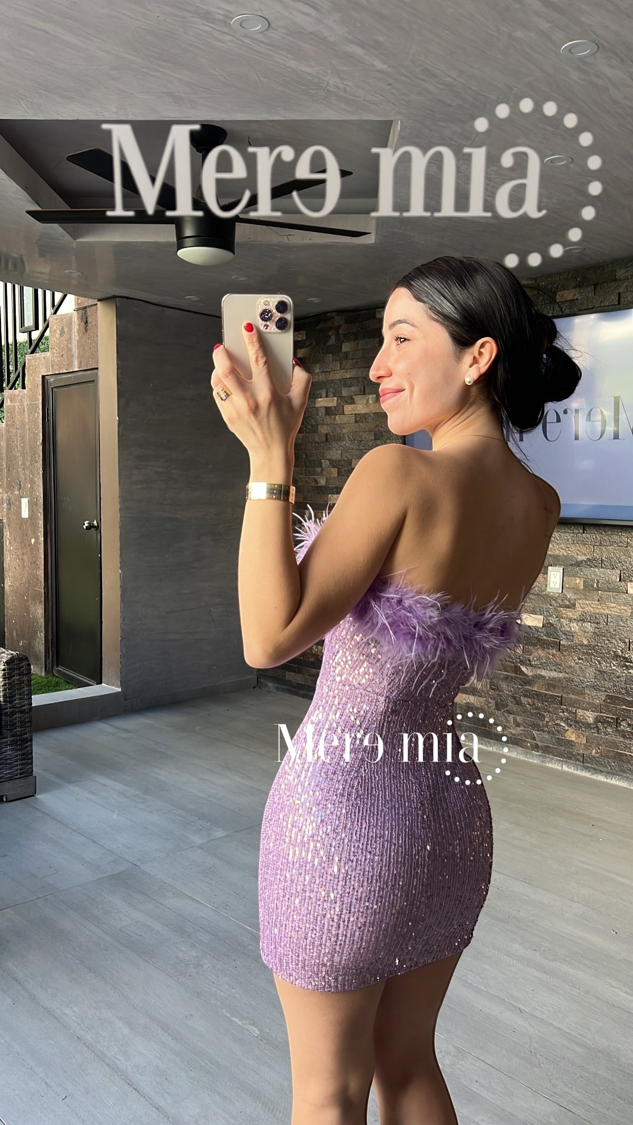 Vestido straples plumas lila