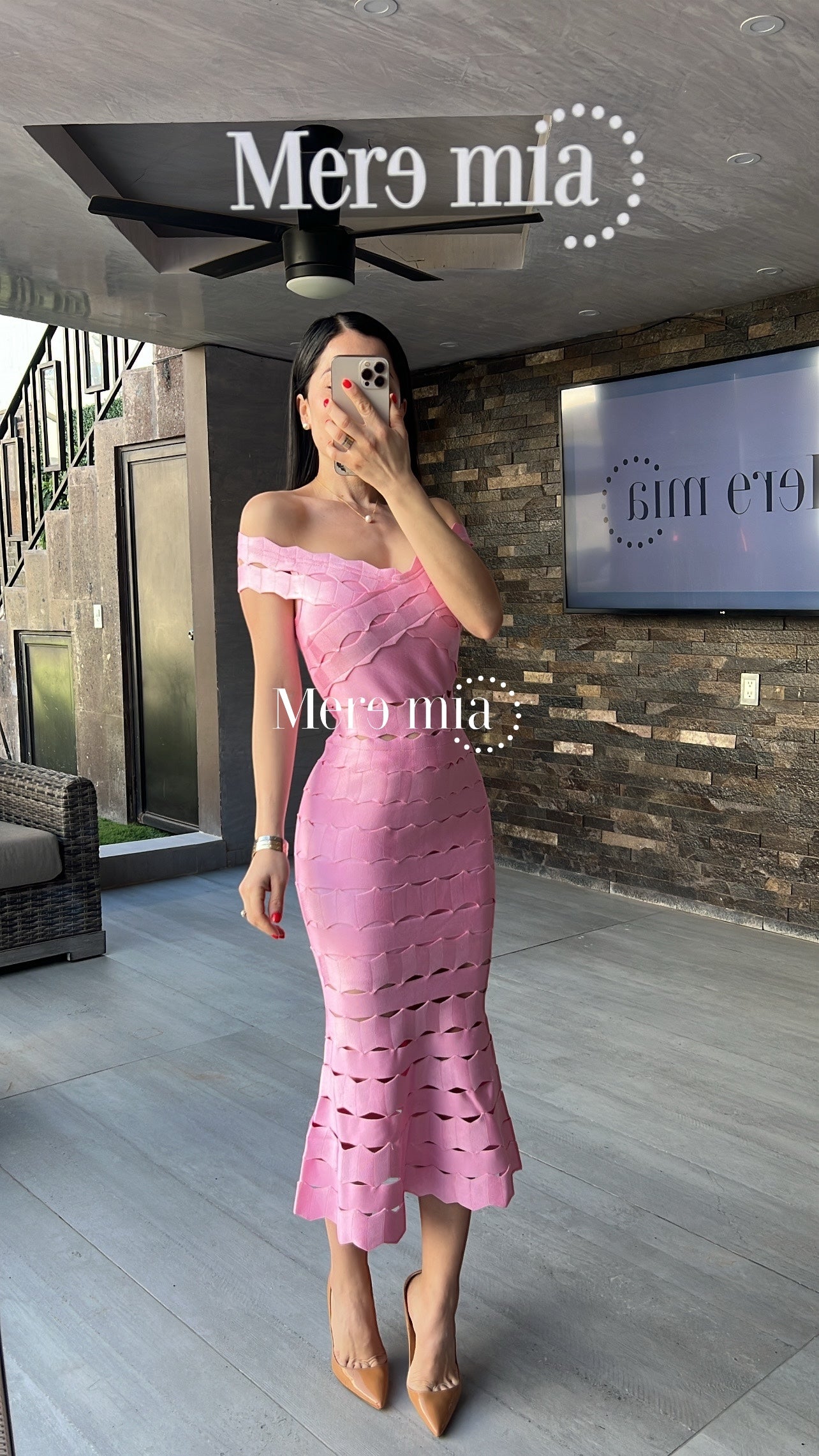 Vestido rosa ruff hombros