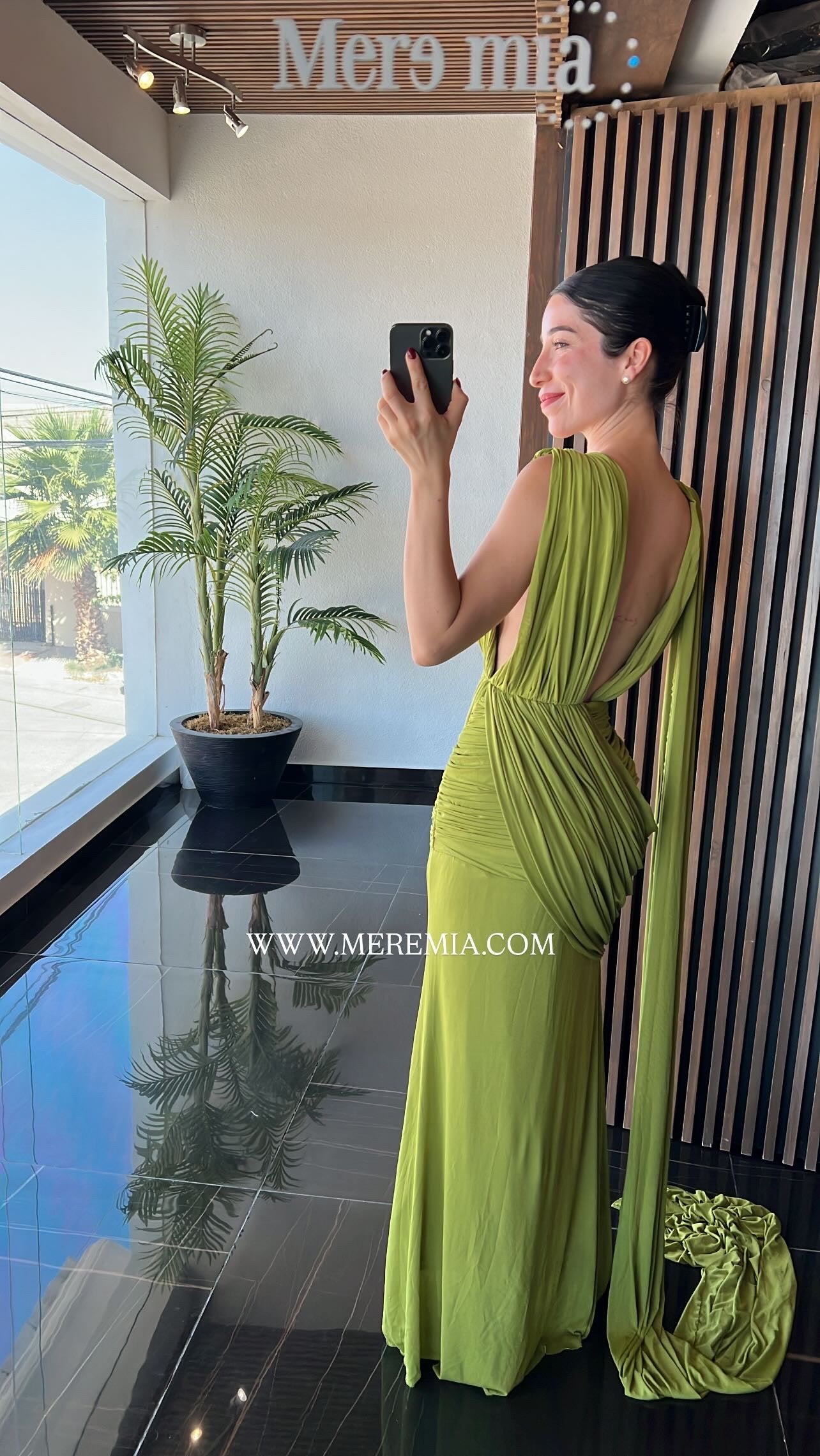 Vestido verde plisado U