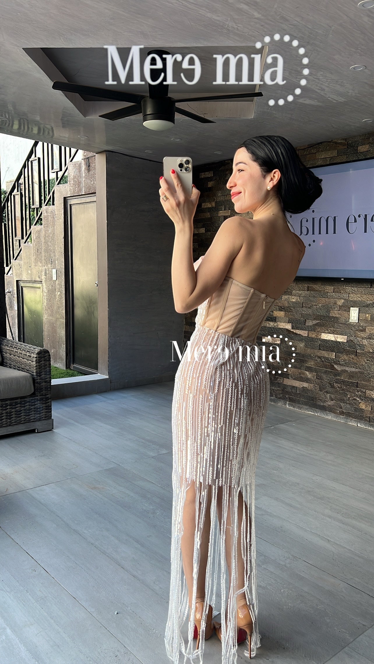 Vestido nude barbas plata