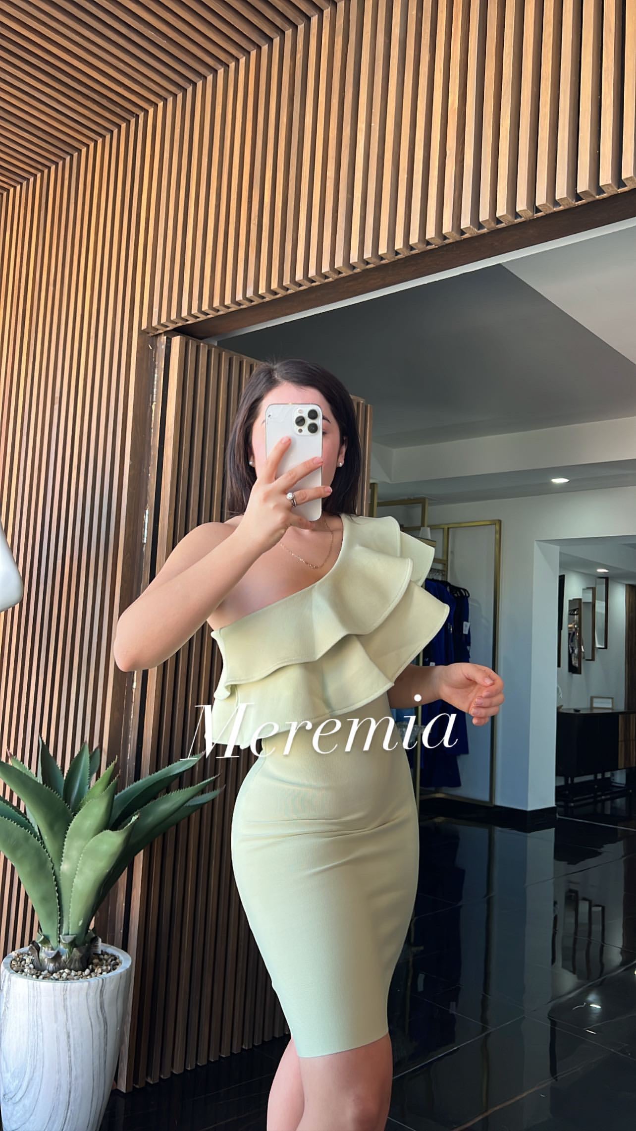 Vestido de un hombro olan