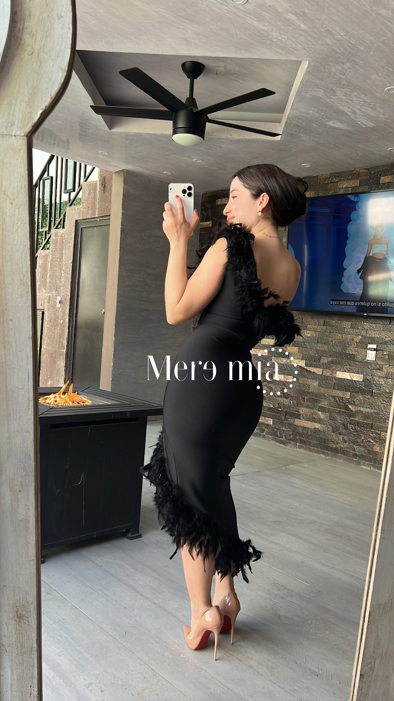 Vestido plumas negro