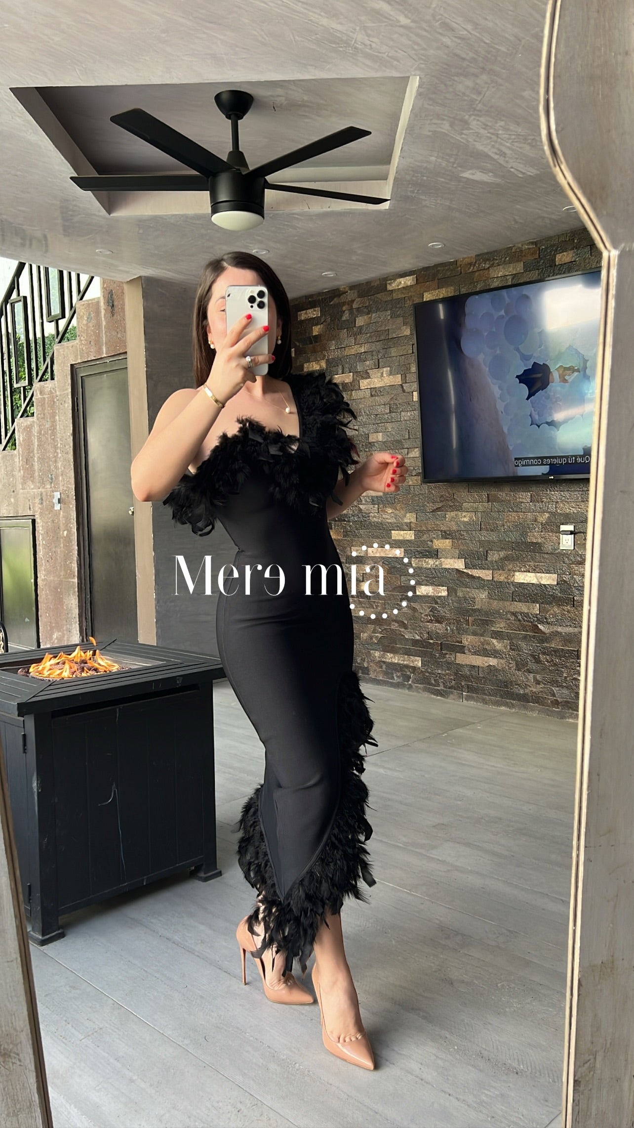 Vestido plumas negro