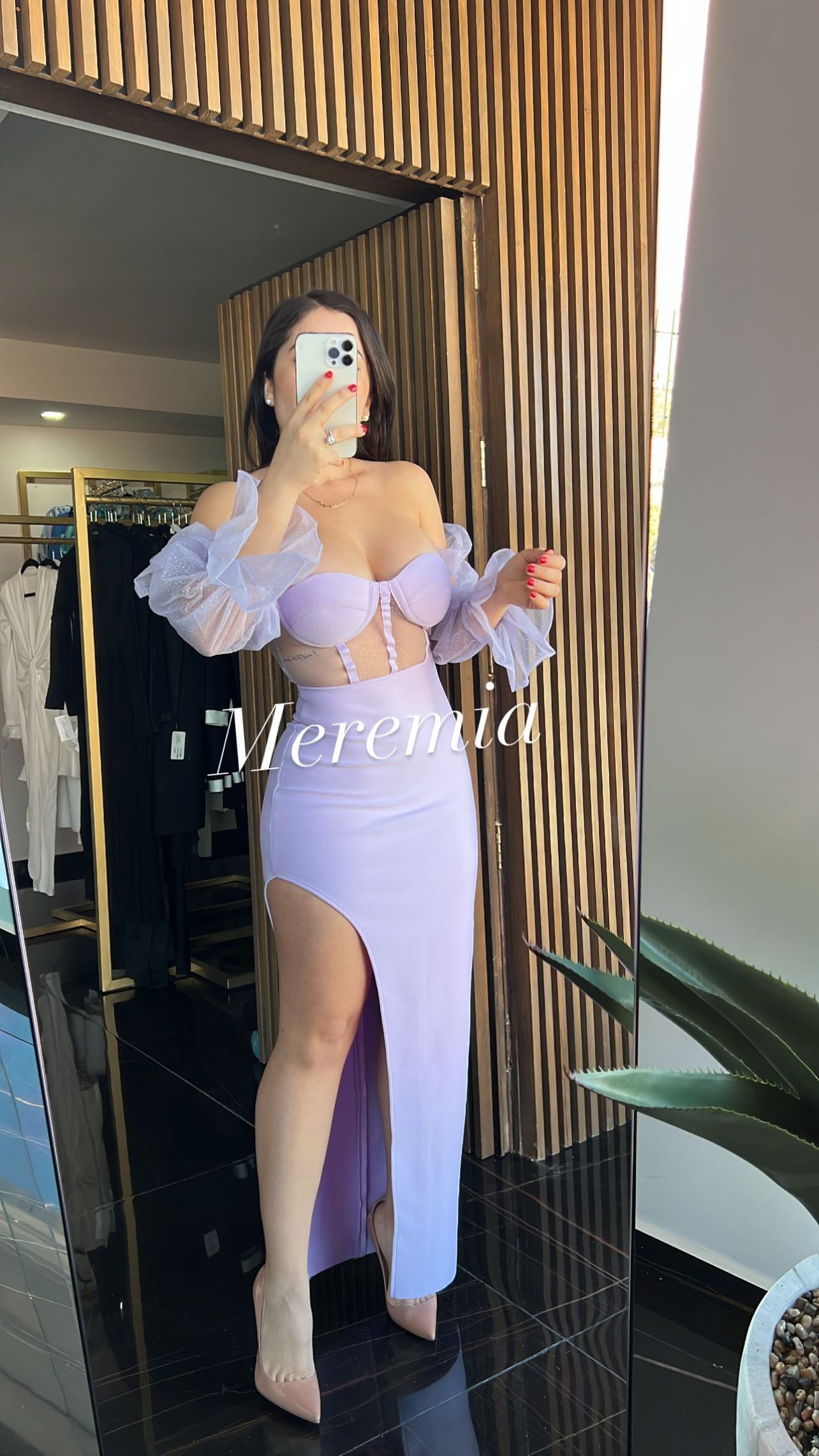 Vestido de manga bombacha y copas